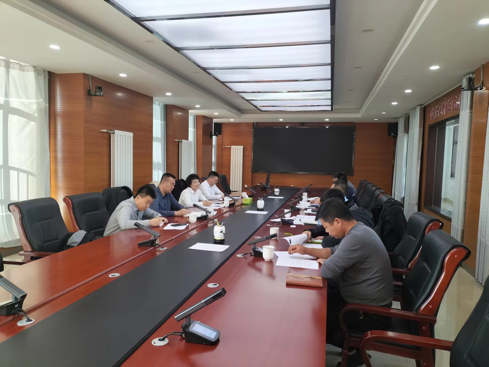 人社局領導到公司調研